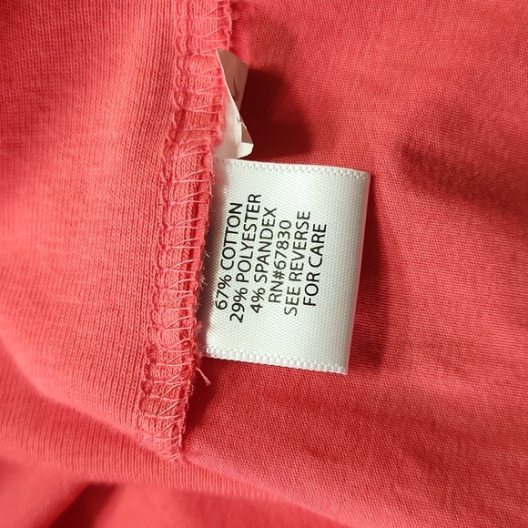 Pretty bright pink button down blouse by Croft & Barrow in great condition - Picture 6 of 8